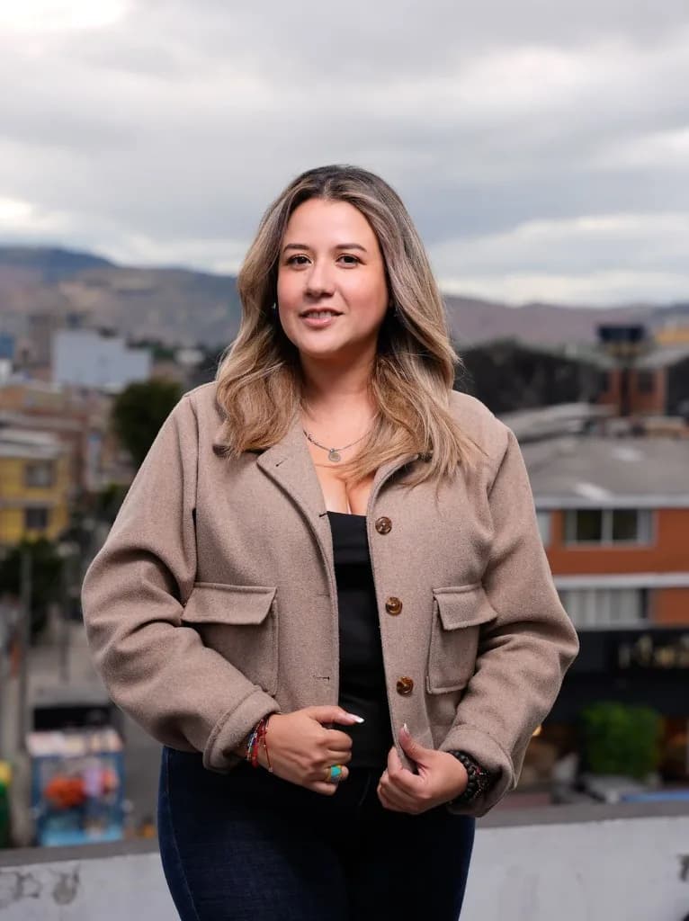 Maira Alejandra Cuchimba Trujillo, COO de VIHOME, líder en operaciones inmobiliarias y escrituración en Colombia